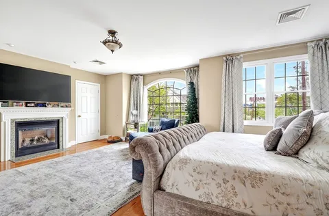 $1,249,000 | 58-60 Tanglewood Road, Unit 58, Newton, MA 02459