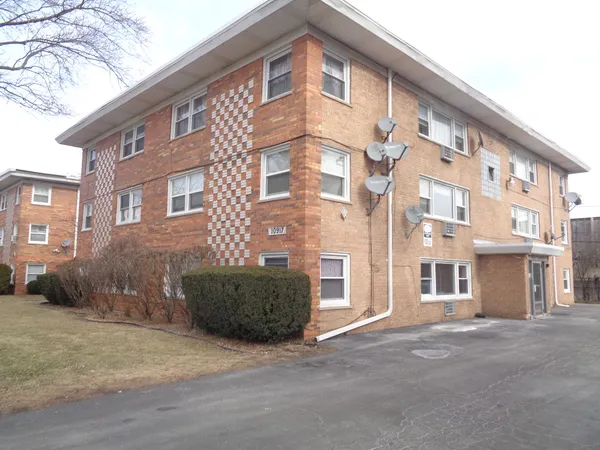 $1,600 | 10931 South Lloyd Drive, Unit 3D, Worth, IL 60482