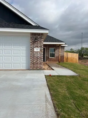 $2,395 | 142 Pedernales, Abilene, TX 79606