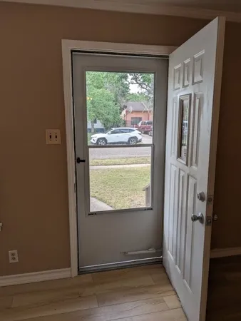 a view of empty room with window