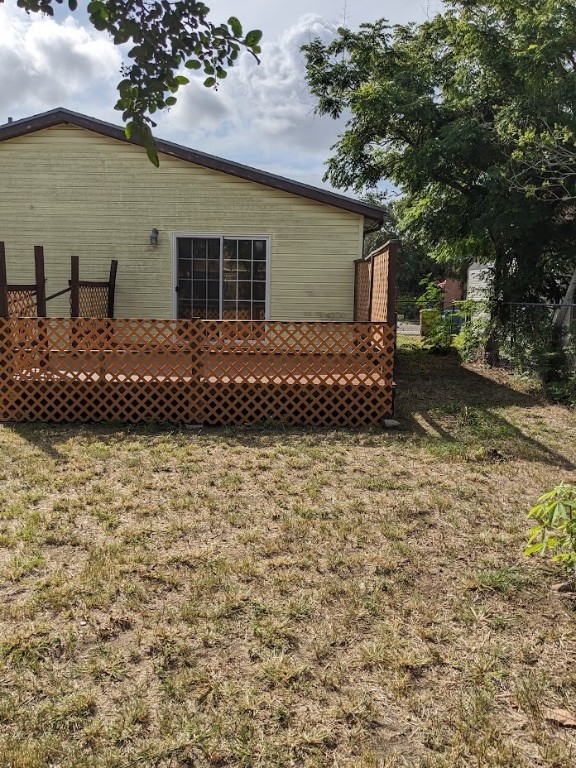 4217 Cambridge Drive Corpus Christi, TX 78415 - Photo 9 of 39 a front view of a house with a garden