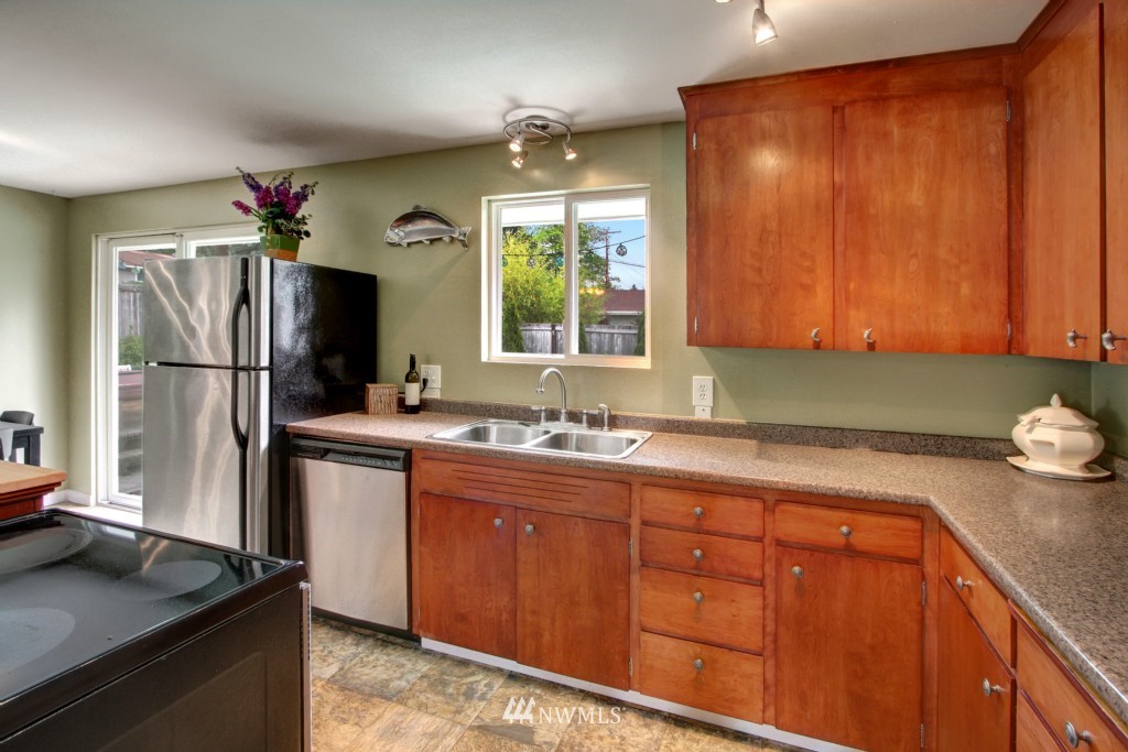 23429 3rd Place West Bothell, WA 98021 - Photo 4 of 18