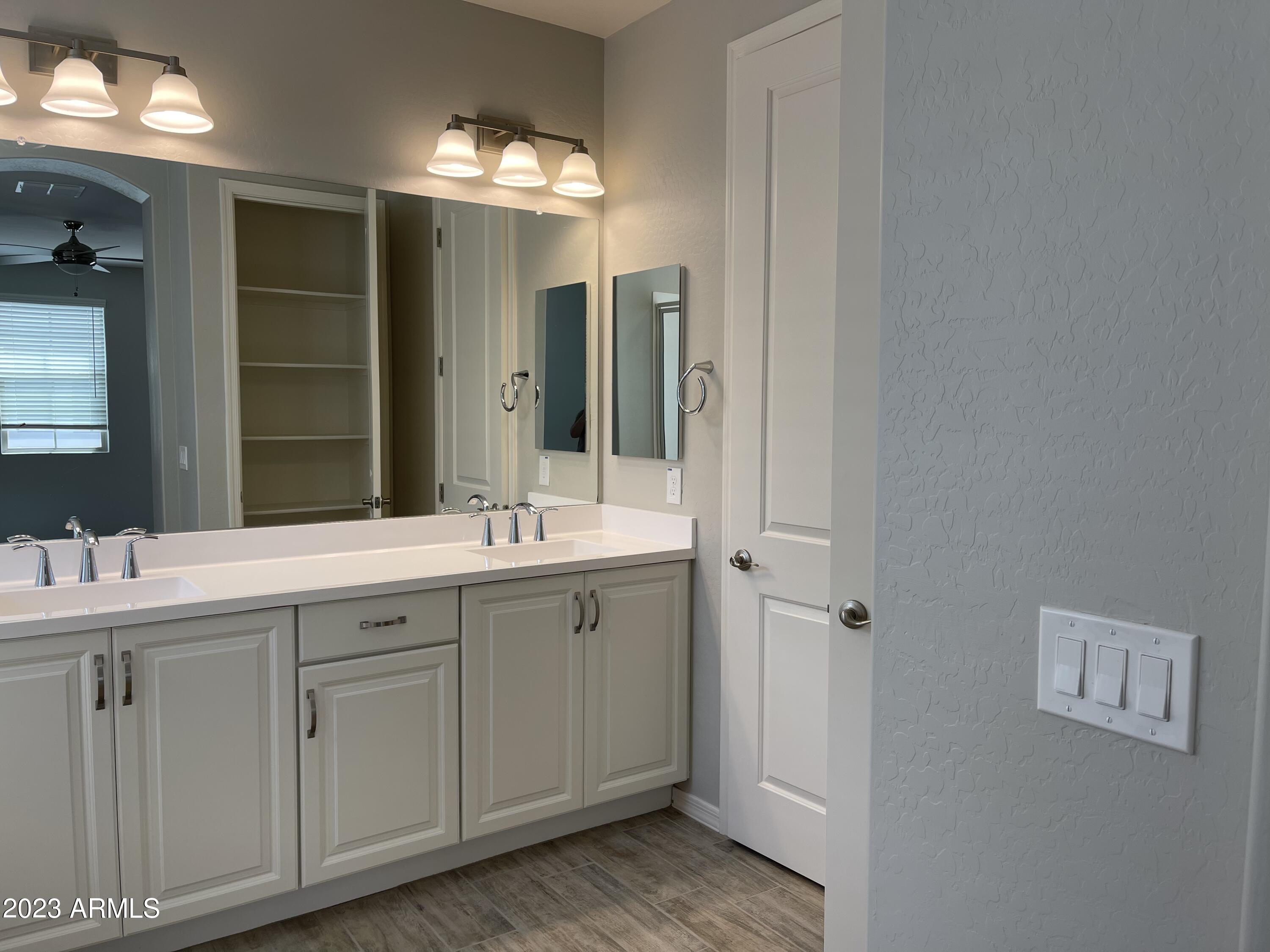 2773 South Betty Street Gilbert, AZ 85295 - Photo 16 of 24 247C3A66-A487-4B72-90C9-FCA2C10C9CEA