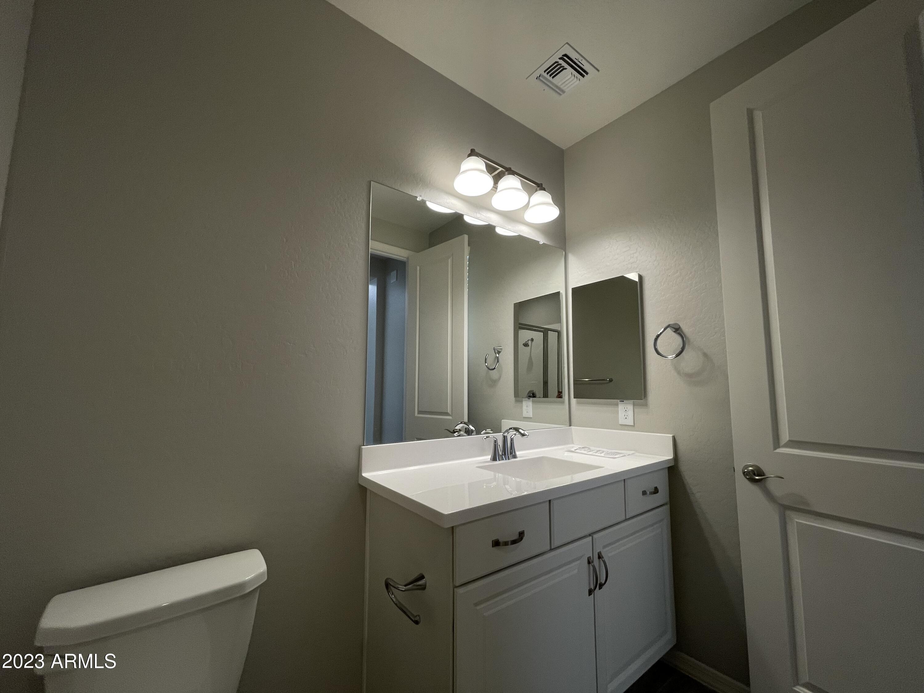 2773 South Betty Street Gilbert, AZ 85295 - Photo 2 of 24 7BEB1DD0-2A22-4A97-A6EB-76F00ACCC7BA