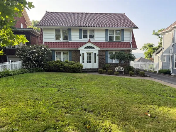 $309,000 | 400 Thompson Avenue, East Liverpool, OH 43920