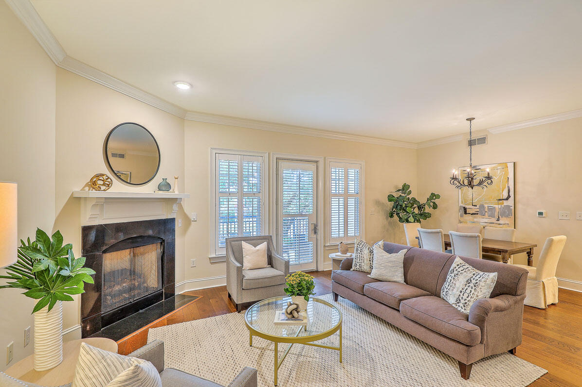 498 Albemarle Road, Unit 213 Charleston, SC 29407 - Photo 1 of 37 498 Albemarle Road 213 great room
