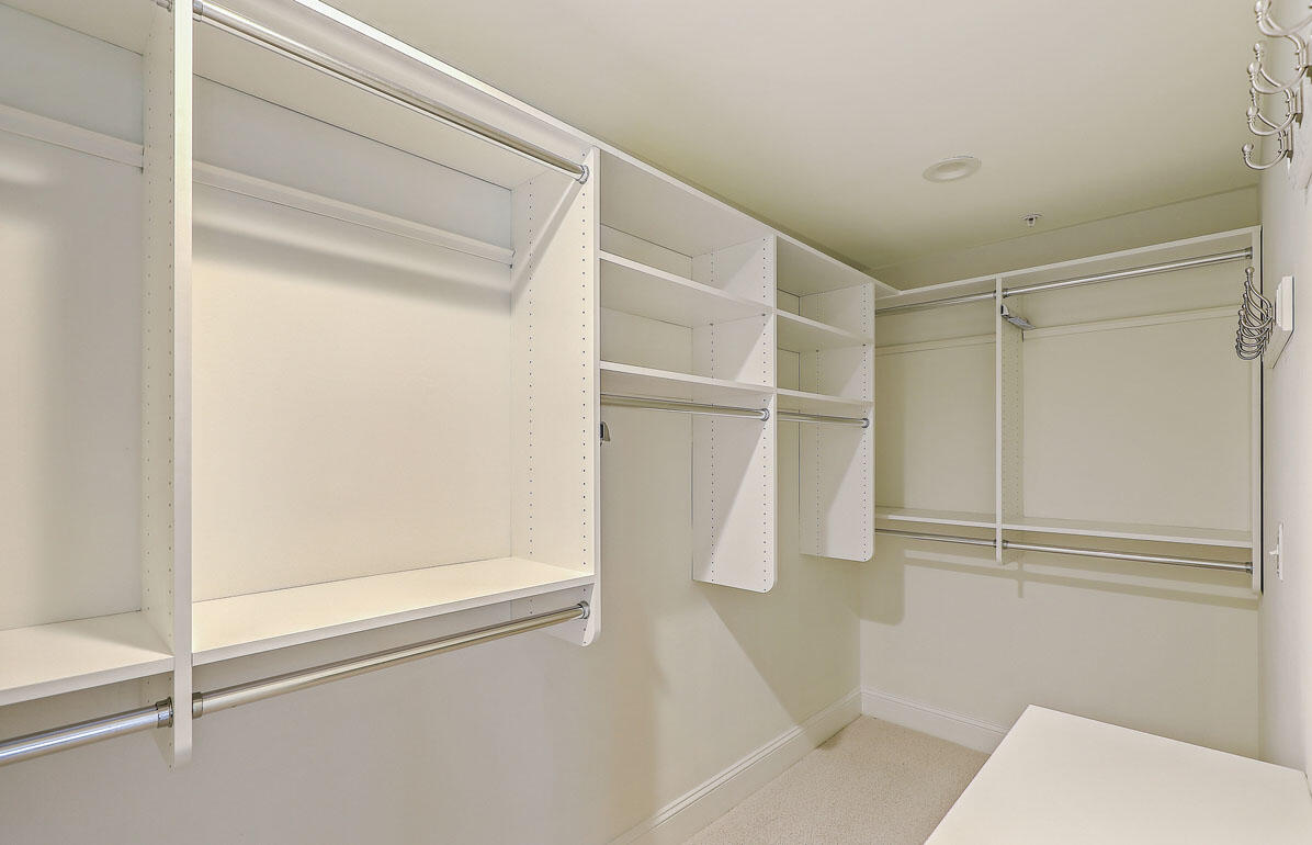 498 Albemarle Road, Unit 213 Charleston, SC 29407 - Photo 18 of 37 498 Albemarle Road 213 primary closet