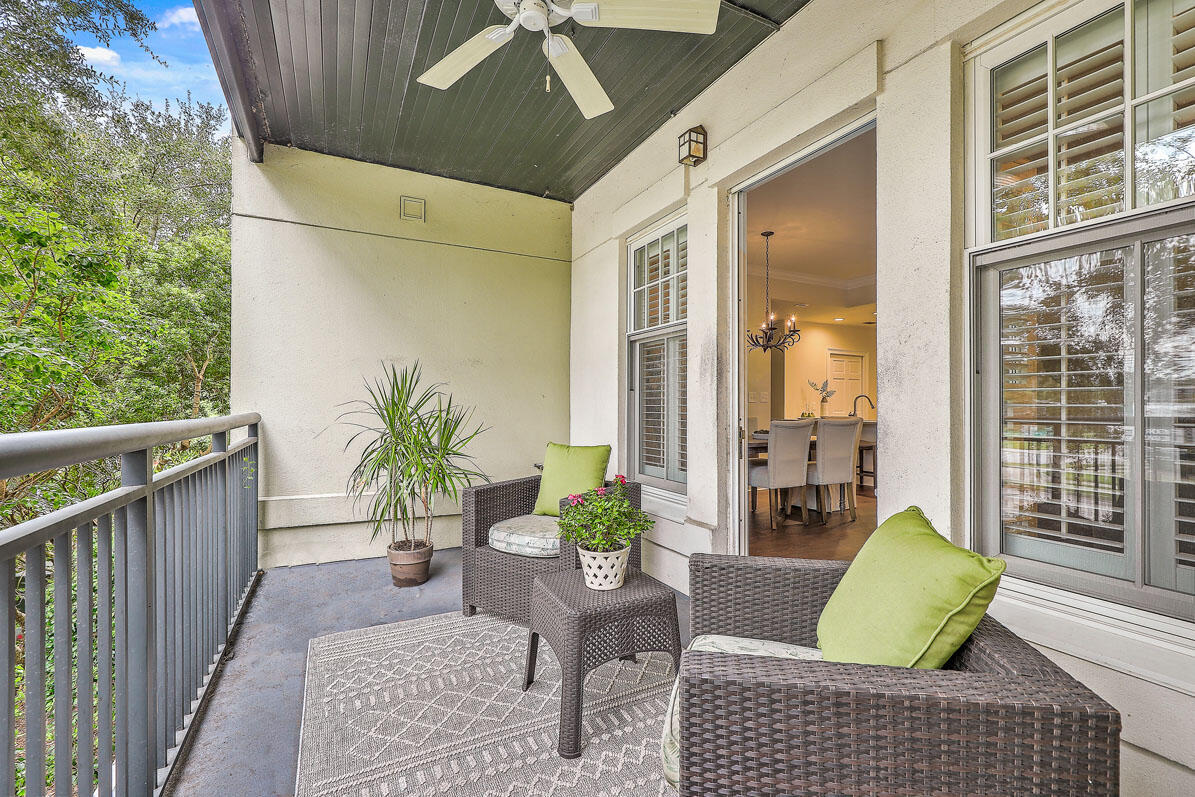 498 Albemarle Road, Unit 213 Charleston, SC 29407 - Photo 9 of 37 498 Albemarle Road 213 balcony