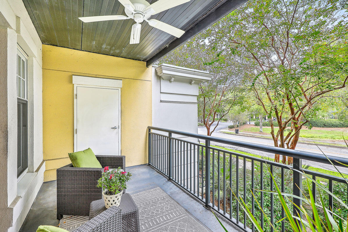 498 Albemarle Road, Unit 213 Charleston, SC 29407 - Photo 10 of 37 498 Albemarle Road 213 balcony