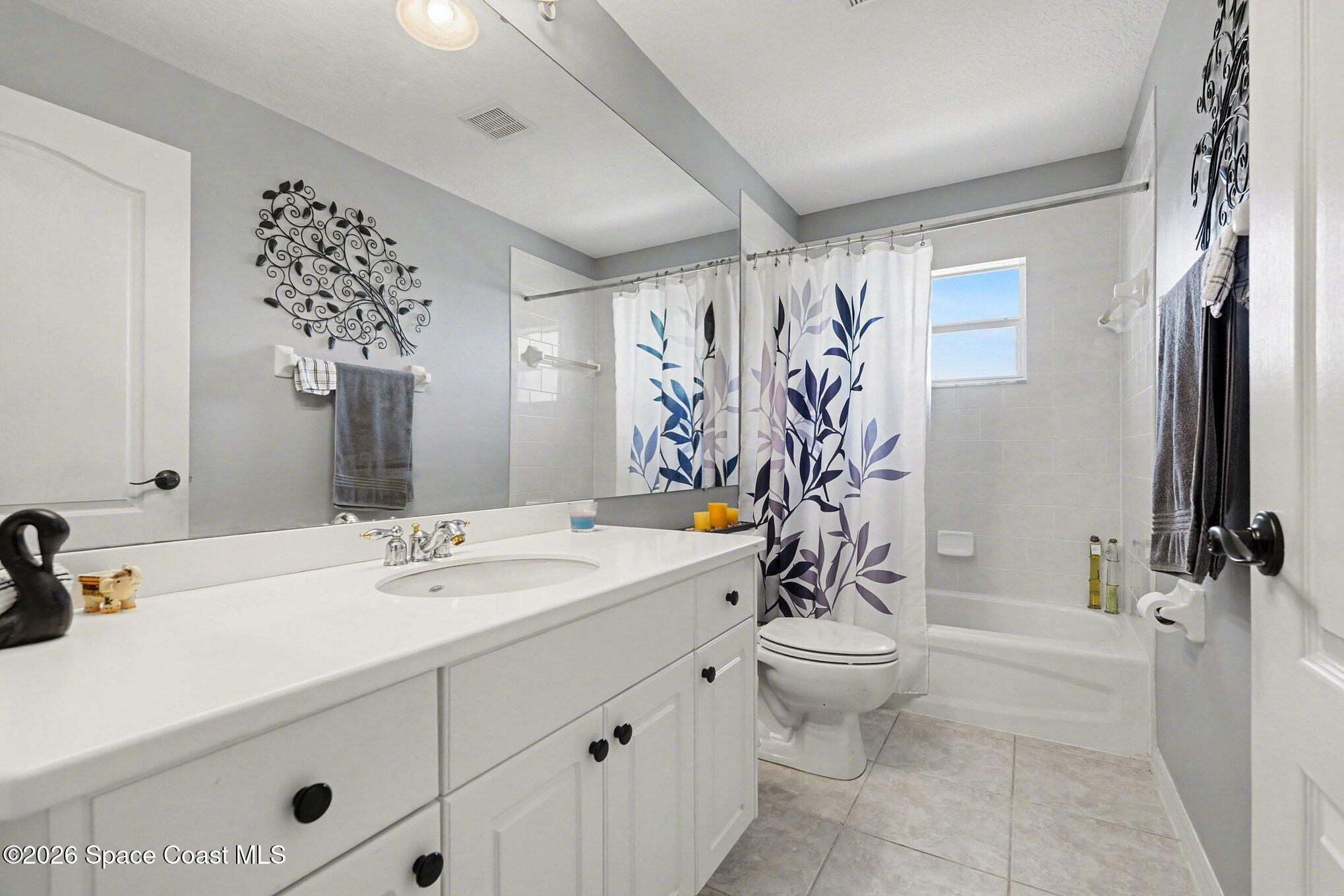 2952 Boddington Way Melbourne, FL 32940 - Photo 27 of 55 Guest Bath
