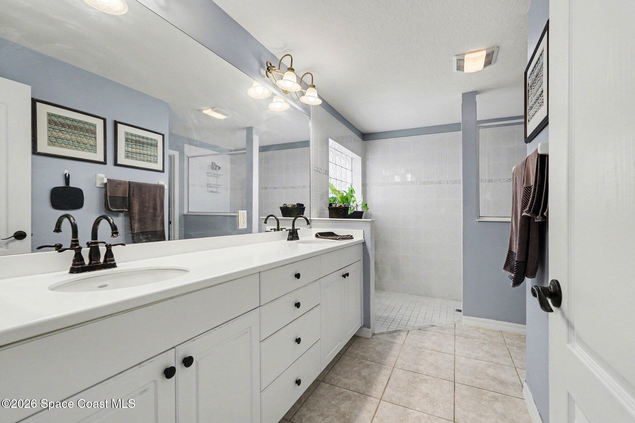 2952 Boddington Way Melbourne, FL 32940 - Photo 28 of 55 Guest Bath