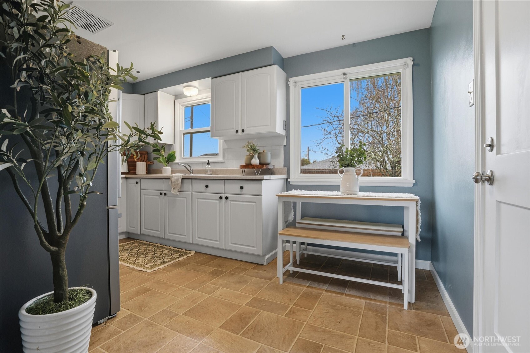 2012 Nipsic Avenue Bremerton, WA 98310 - Photo 12 of 27