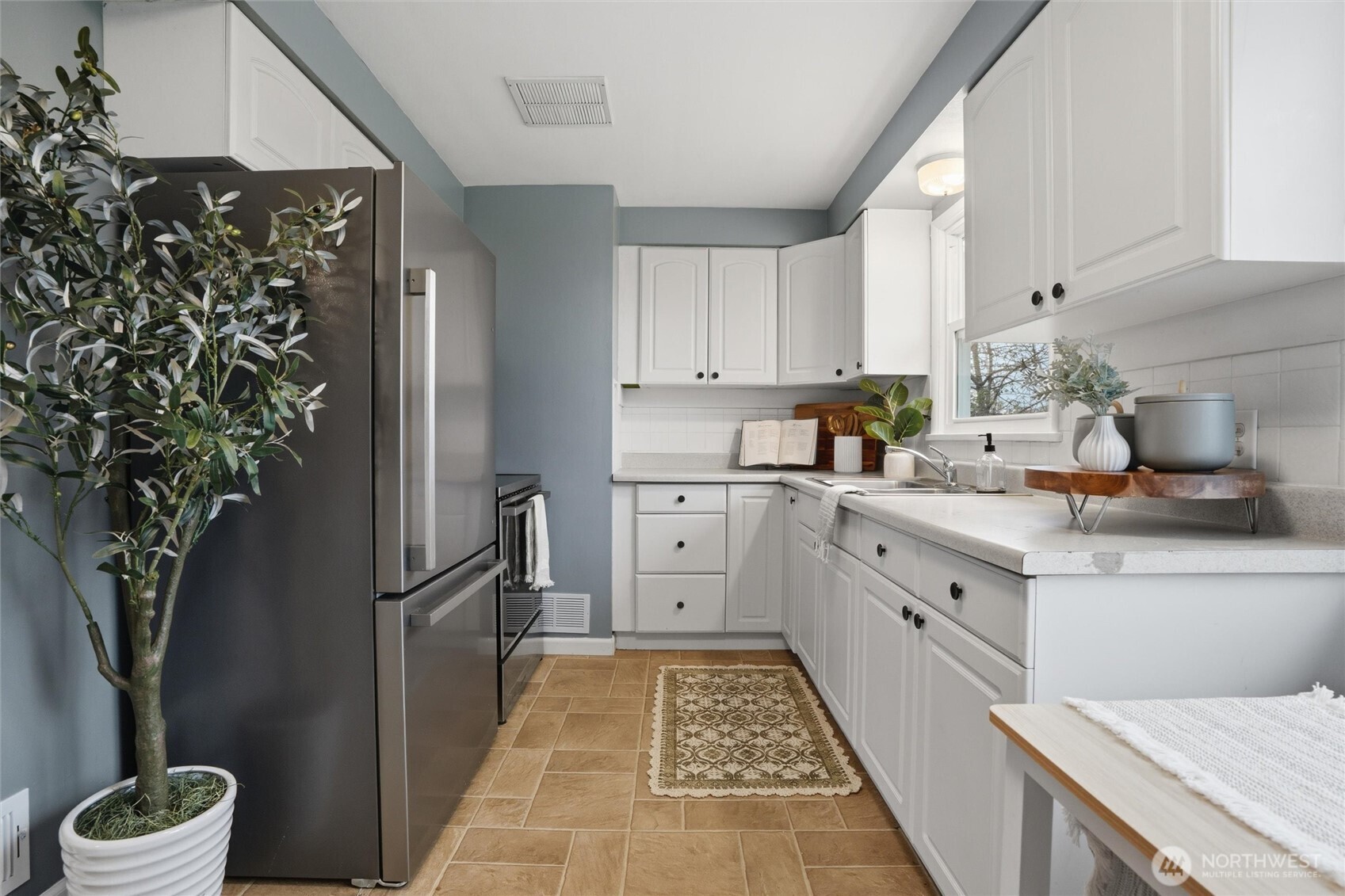 2012 Nipsic Avenue Bremerton, WA 98310 - Photo 14 of 27