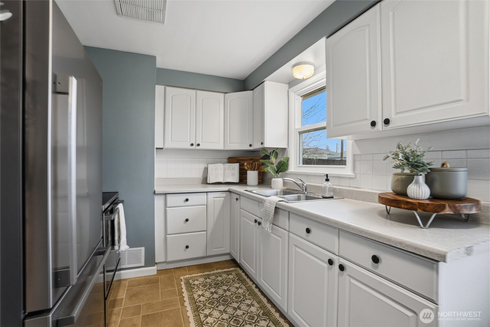 2012 Nipsic Avenue Bremerton, WA 98310 - Photo 14 of 26