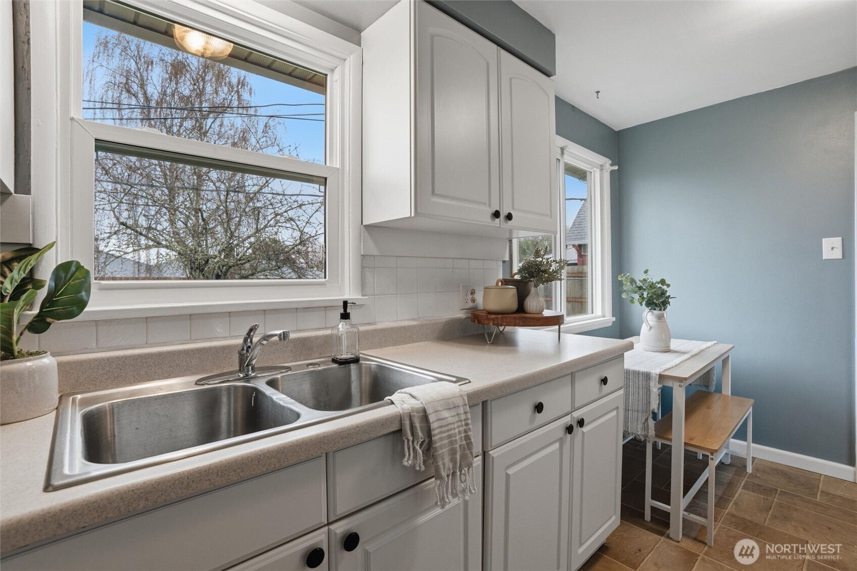 2012 Nipsic Avenue Bremerton, WA 98310 - Photo 16 of 27