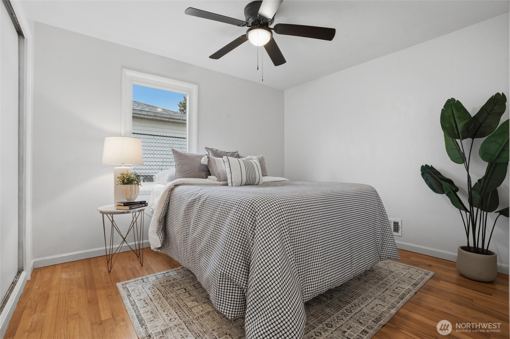 2012 Nipsic Avenue Bremerton, WA 98310 - Photo 22 of 27