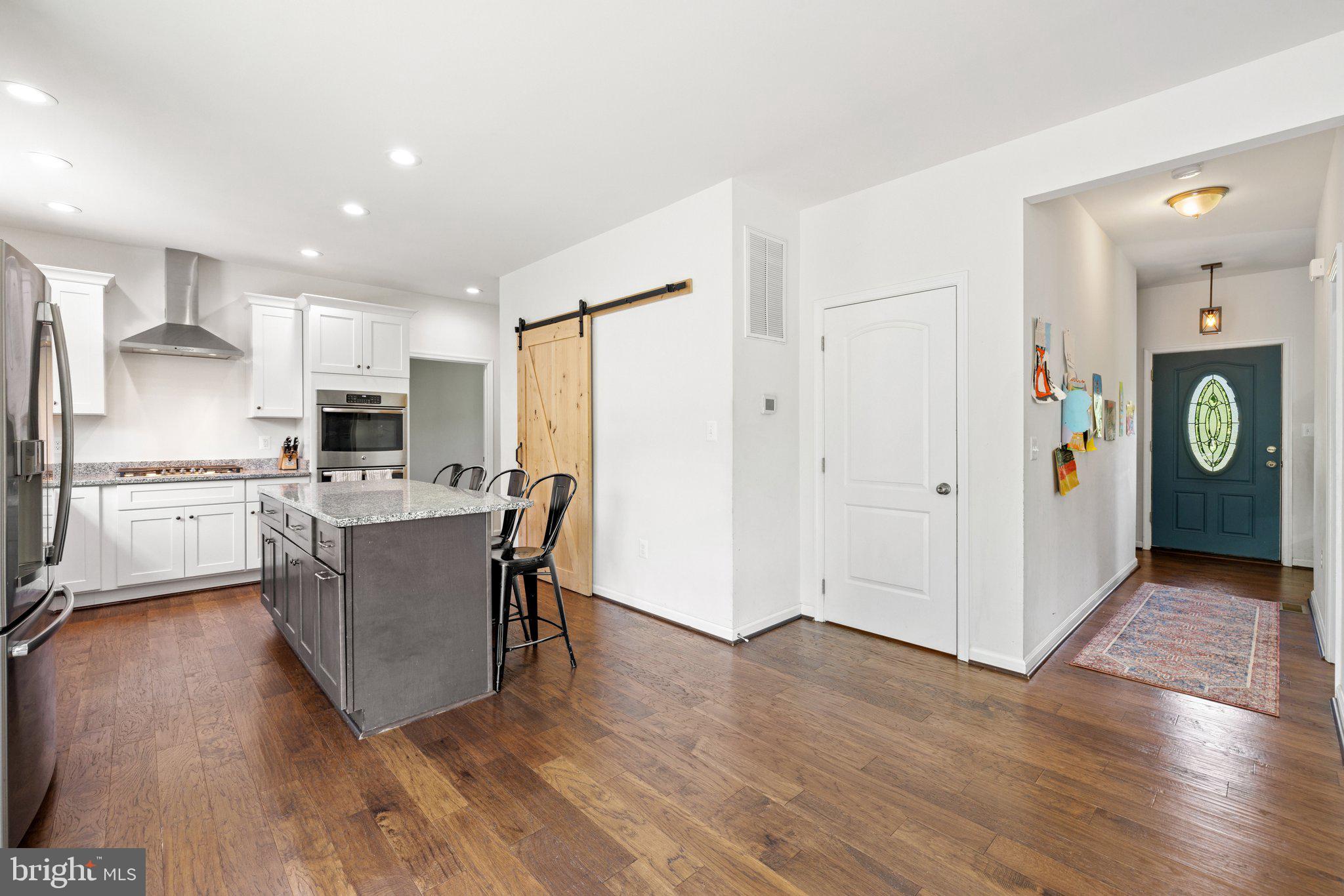 6007 Snow Mountain Road Broad Run, VA 20137 - Photo 17 of 54 Kitchen with breakfast area.