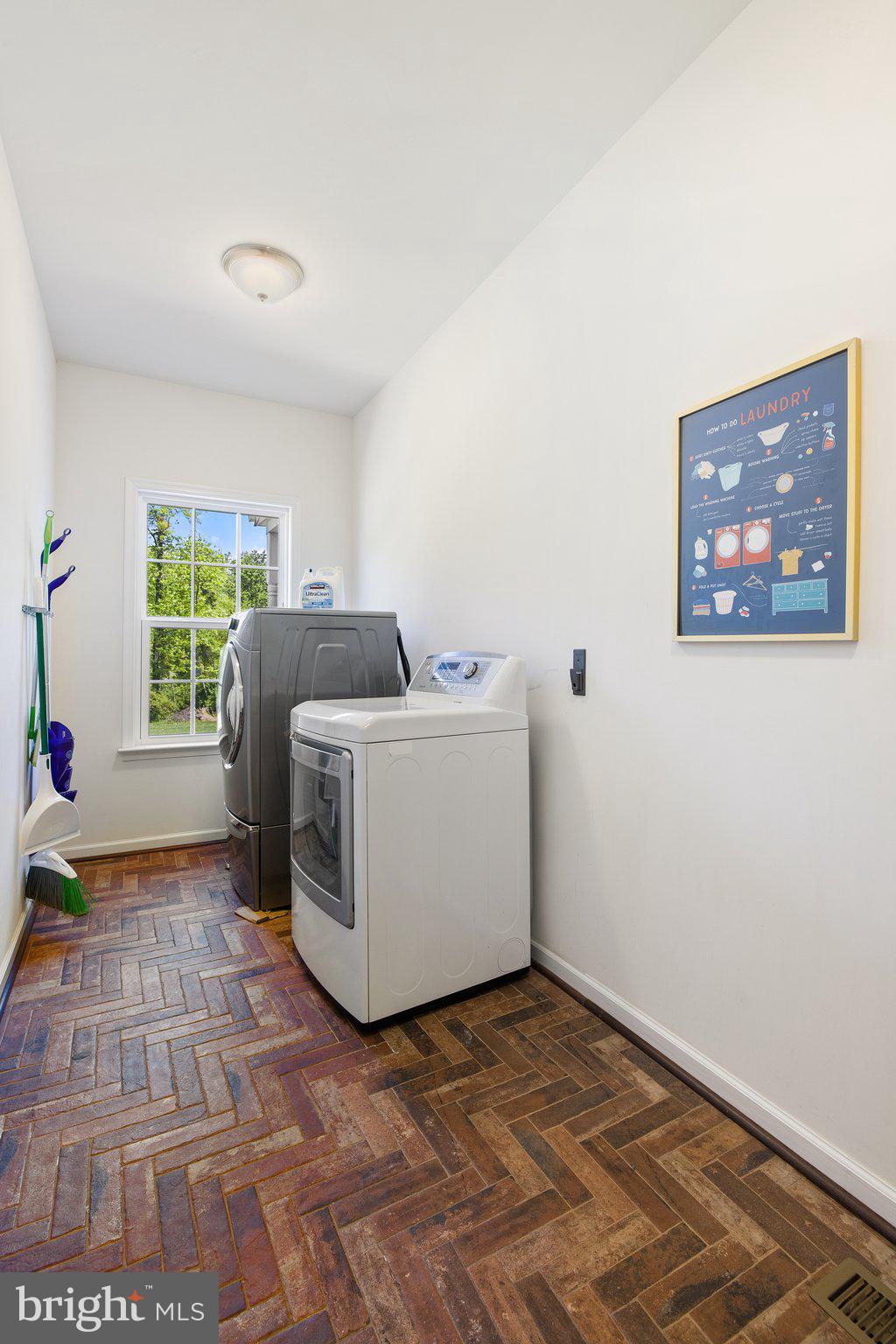 6007 Snow Mountain Road Broad Run, VA 20137 - Photo 27 of 54 Laundry/mud room