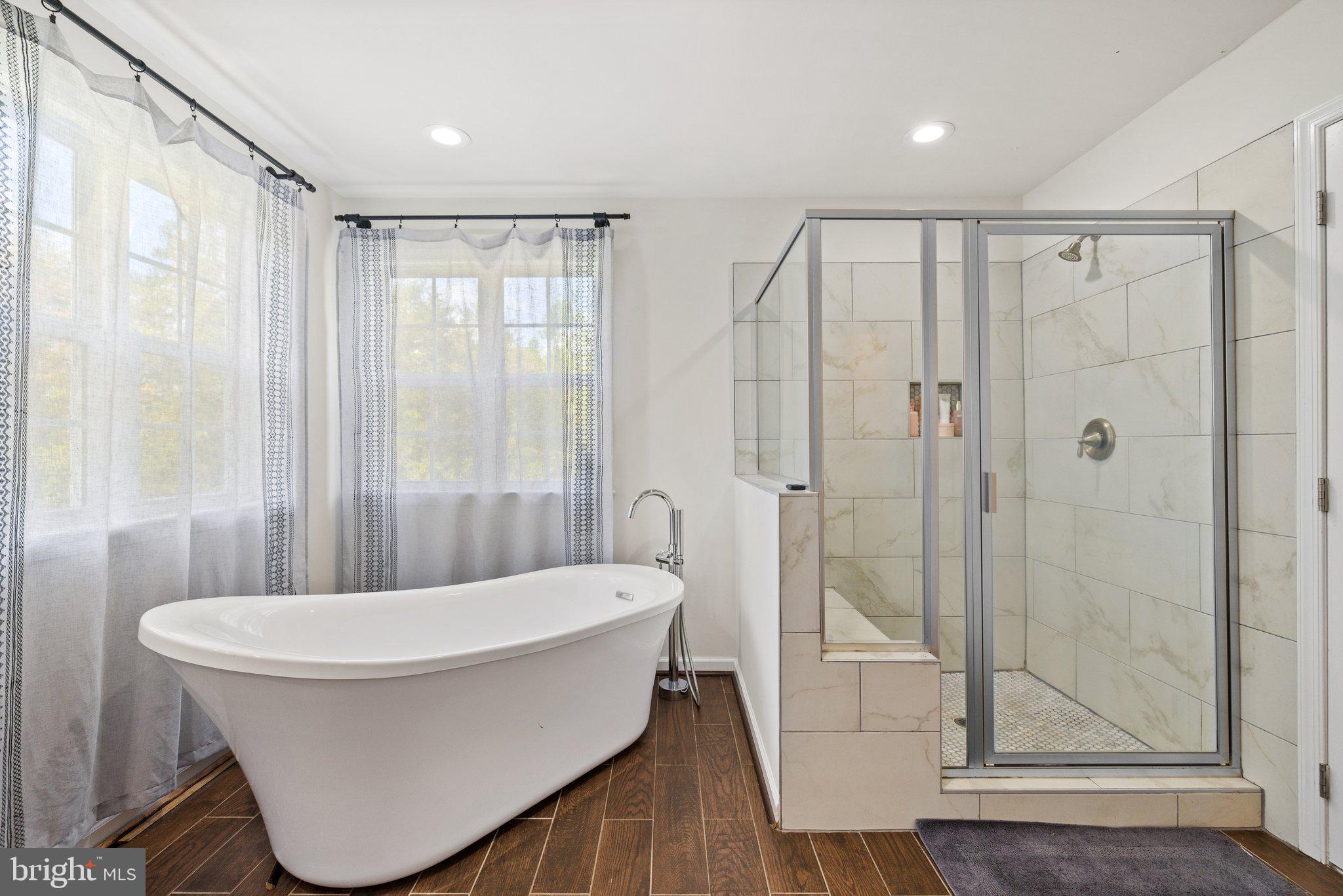 6007 Snow Mountain Road Broad Run, VA 20137 - Photo 34 of 54 Slipper soaking tub and separate shower