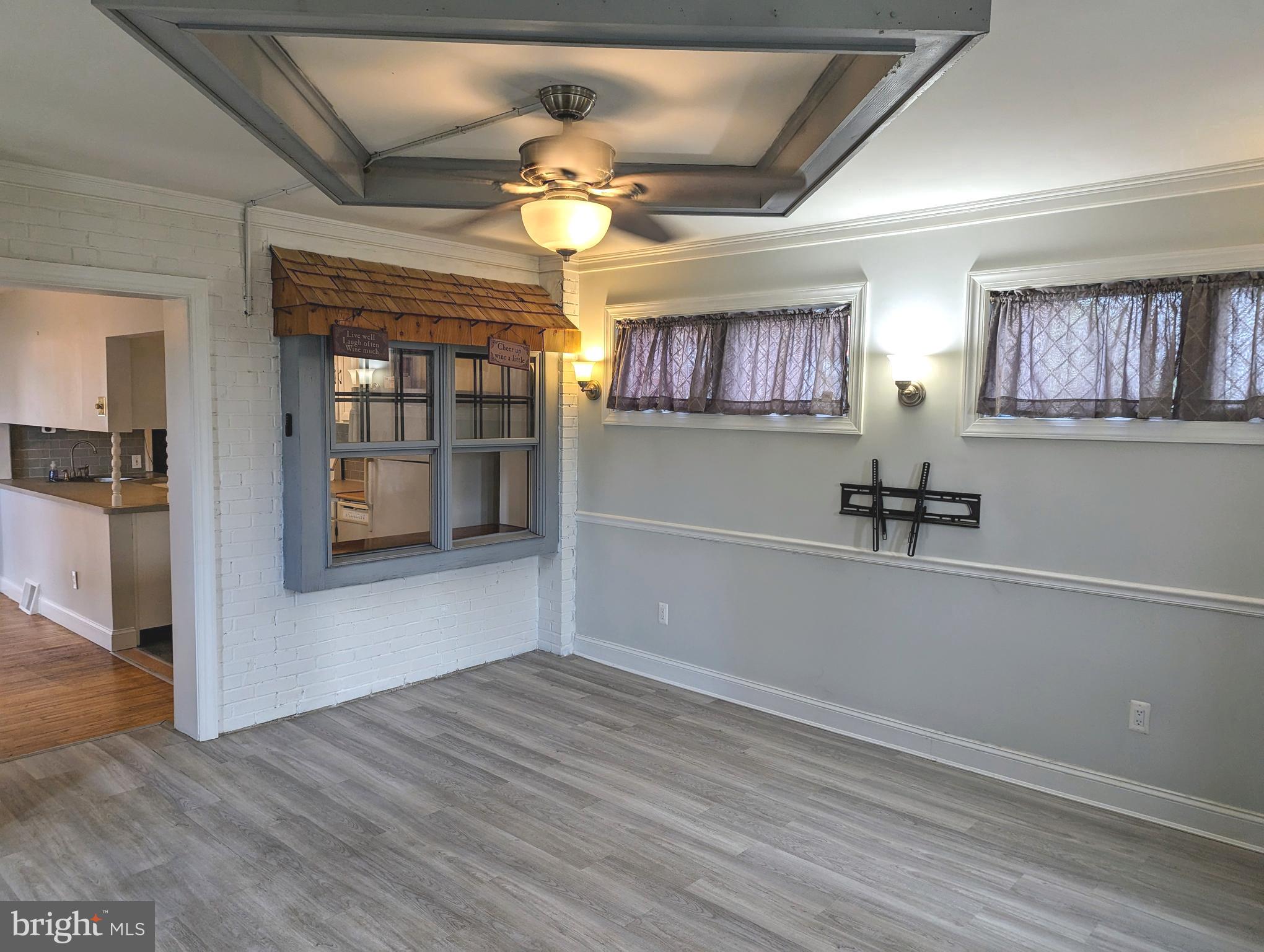 108 West Garrison Road Brookhaven, PA 19015 - Photo 14 of 33 Family room, just in time for football