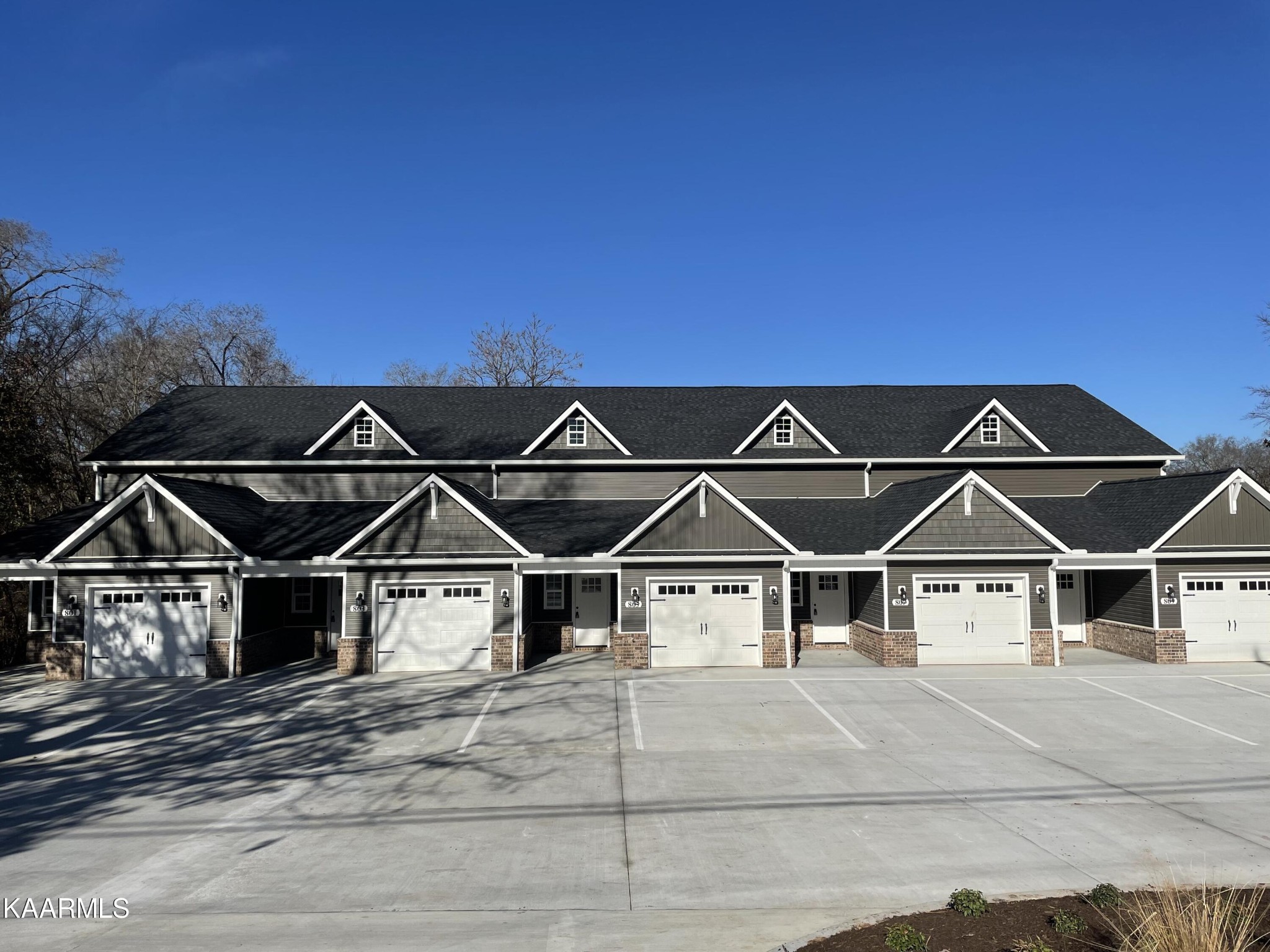 801809 East Lincoln Road Alcoa, TN 37701 - Photo 1 of 15 Gallery Image 1