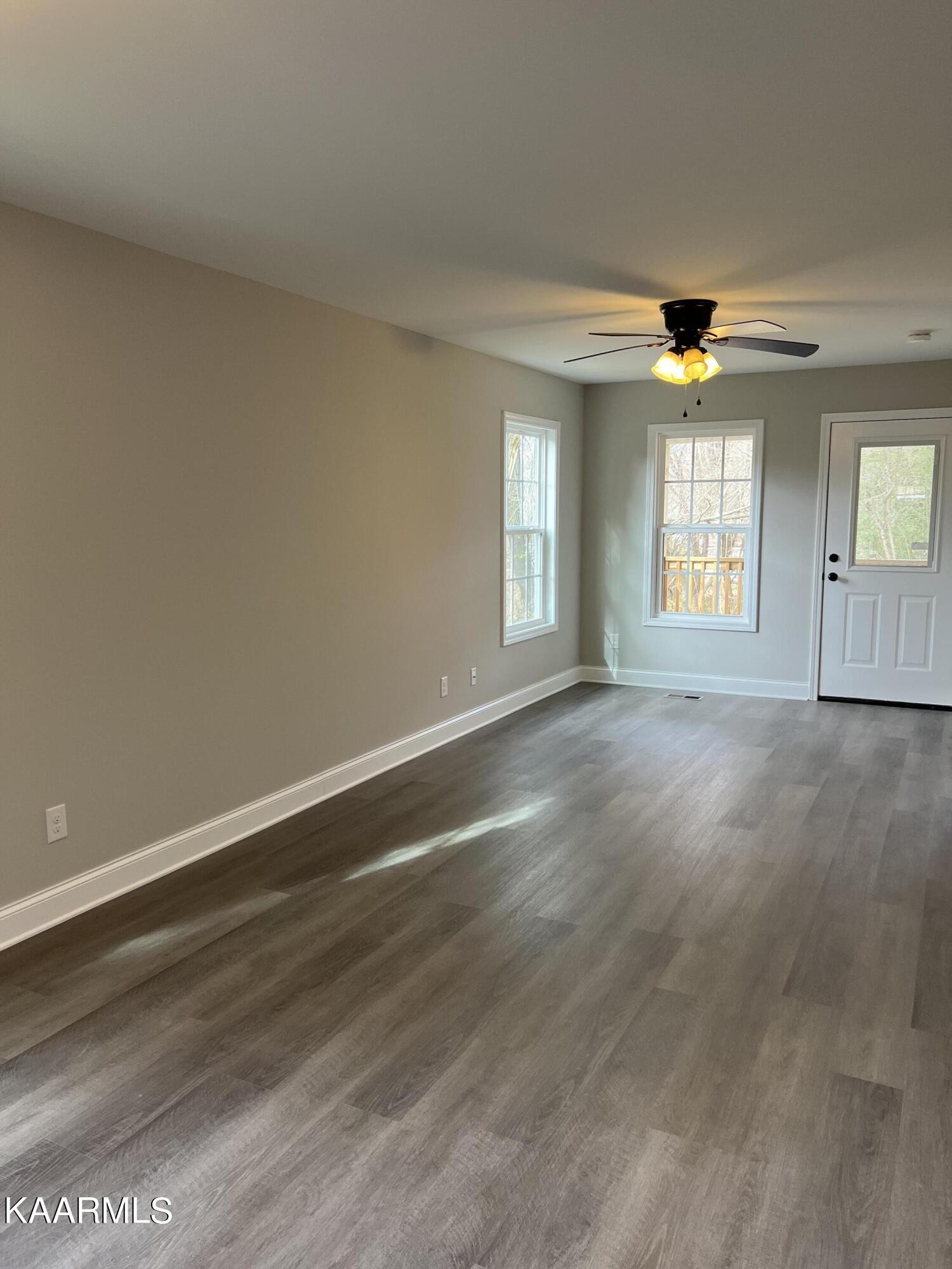 801809 East Lincoln Road Alcoa, TN 37701 - Photo 4 of 15 Gallery Image 4