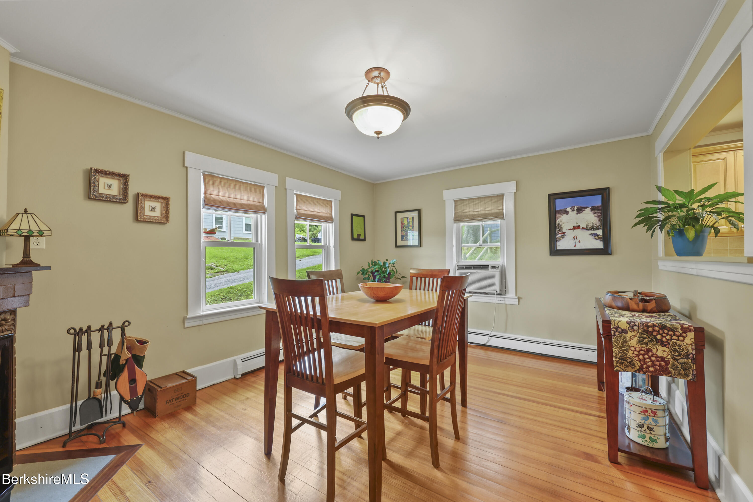 662 North Hoosac Road Williamstown, MA 01267 - Photo 17 of 55 90 Dining Room