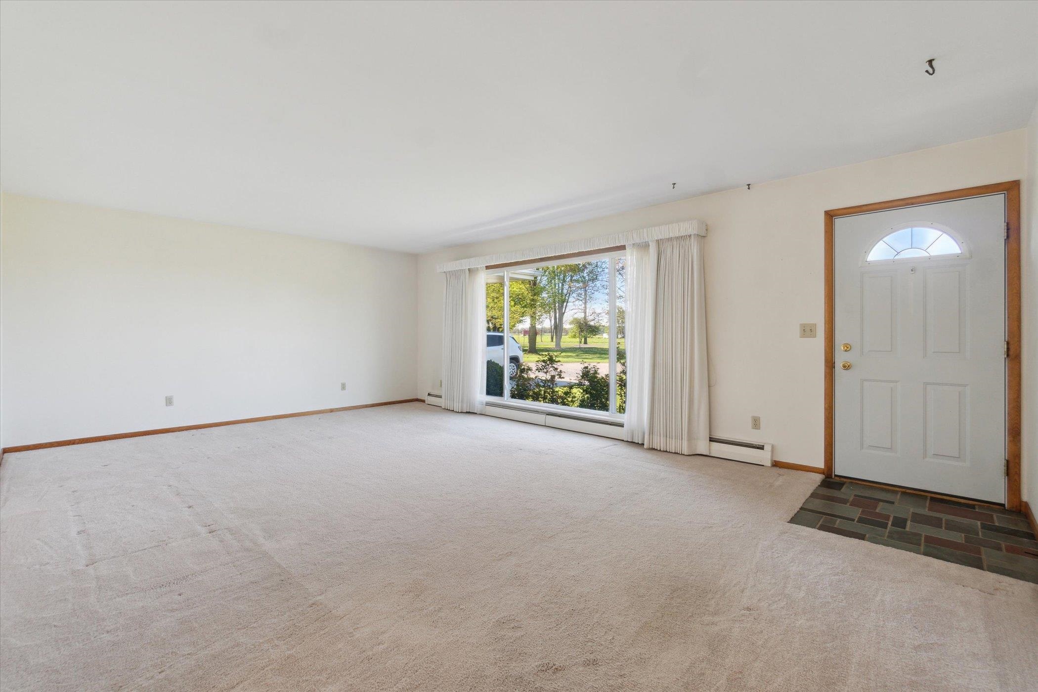 178 West Henderson Road Owosso, MI 48867 - Photo 11 of 71 50174559-61813fc5-71f6-4042-8ca5-513ebc3881f5.JPG