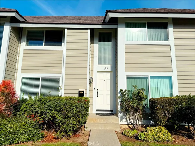 $3,700 | 173 Oval Road, Unit 2, Irvine, CA 92604