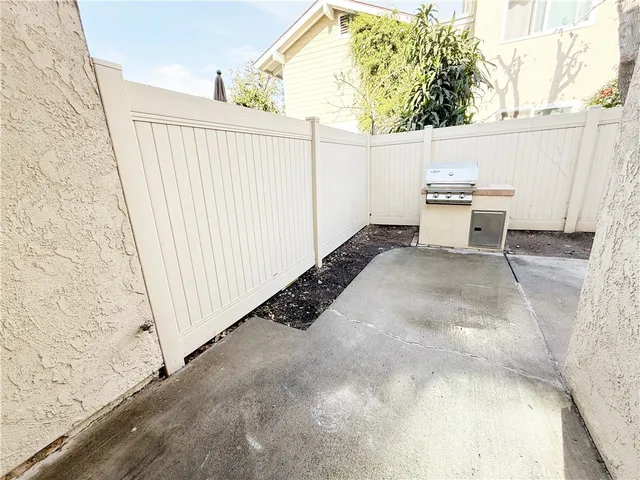 a view of a backyard with cabin