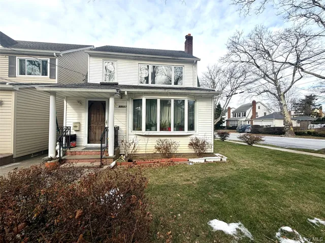 $1,288,000 | 257-17 Pembroke Avenue, Great Neck, NY 11020