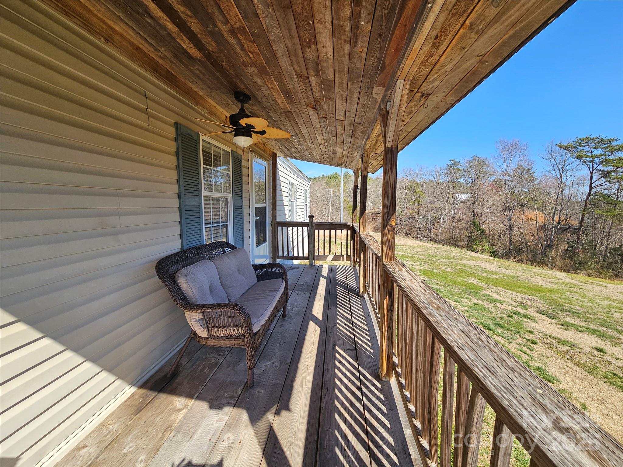 2442 Christopher Road Morganton, NC 28655 - Photo 4 of 42 Gallery Image 4