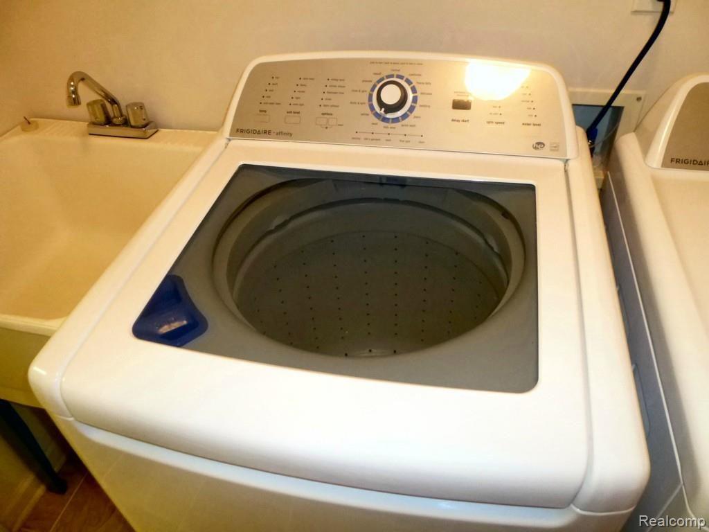 3603 Tremonte Circle Rochester, MI 48306 - Photo 29 of 30 High efficiency washer.jpg
