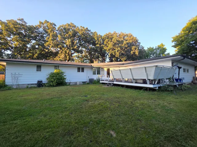 $350,000 | 1020 Roberts Road Southwest, Hutchinson, MN 55350