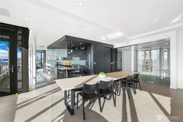 $575,000 | 590 1st Avenue South, Unit 1005, Seattle, WA 98104