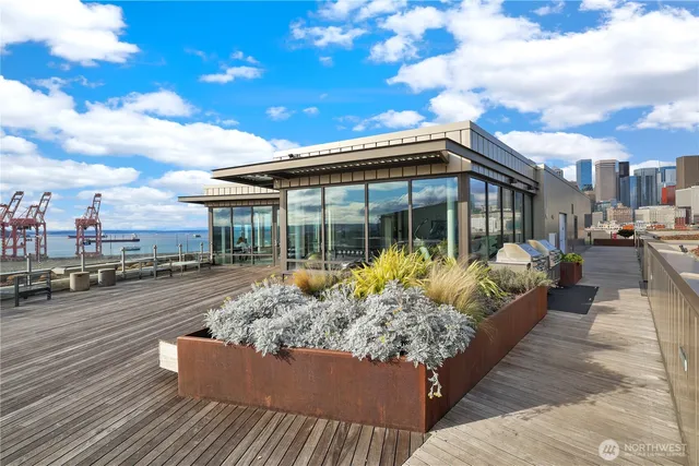 $575,000 | 590 1st Avenue South, Unit 1005, Seattle, WA 98104