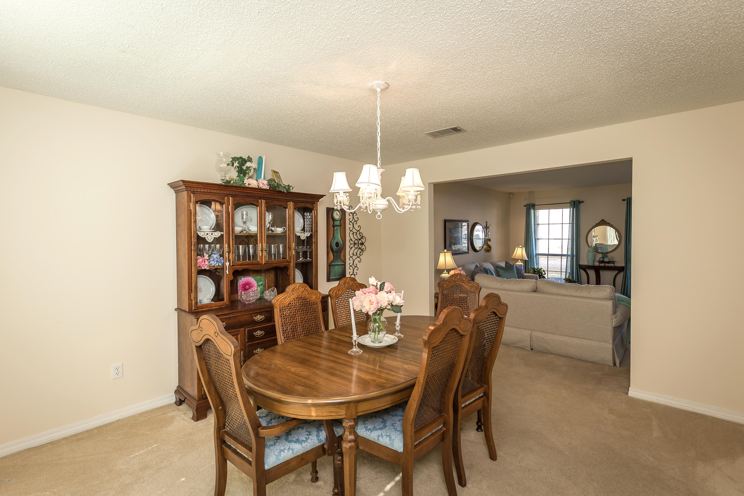 3618 Reeves Lane Ocean Springs, MS 39564 - Photo 6 of 37 IMG_3223
