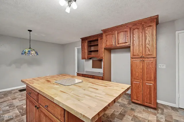 $289,000 | 1140 Eastbrook Drive, Kingsport, TN 37663