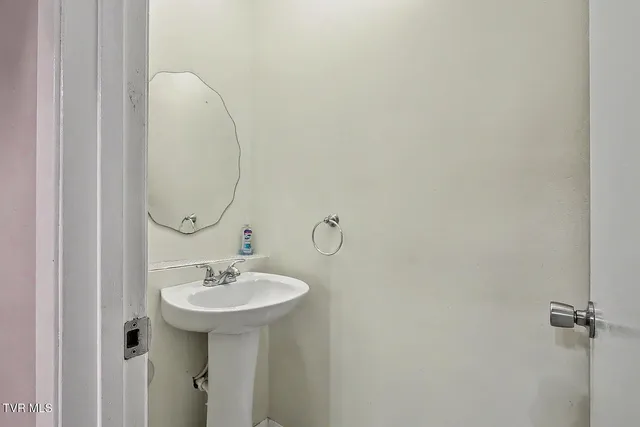 $289,000 | 1140 Eastbrook Drive, Kingsport, TN 37663