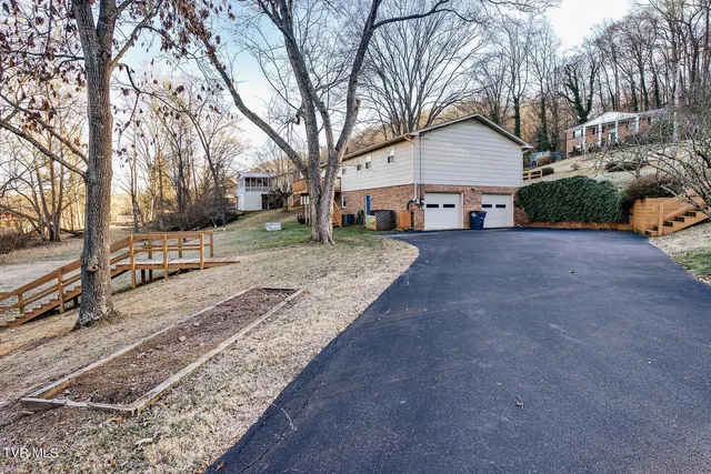 $289,000 | 1140 Eastbrook Drive, Kingsport, TN 37663