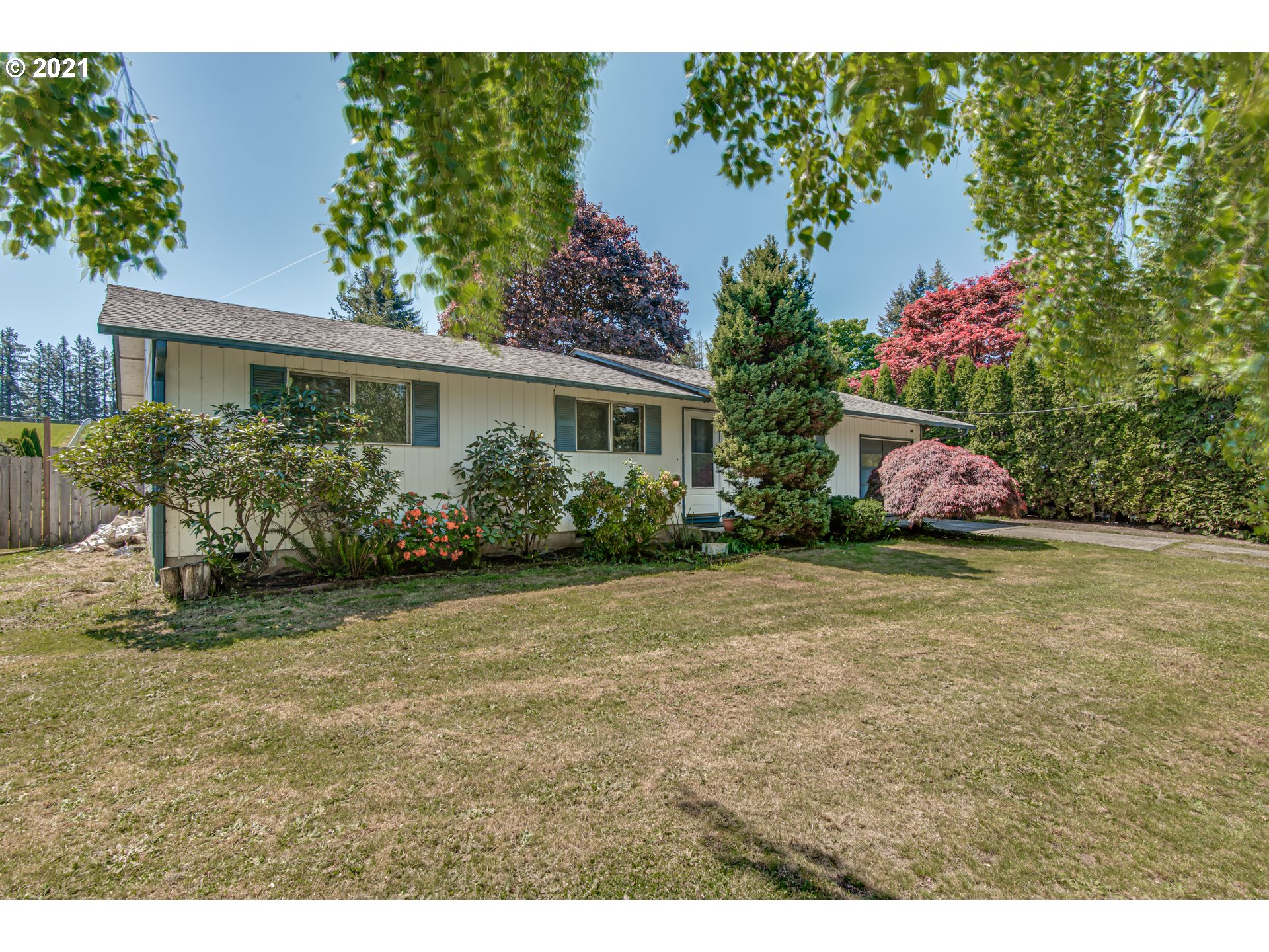 27503 Southeast 15th Street Camas, WA 98607 - Photo 2 of 12 a view of a house with a garden