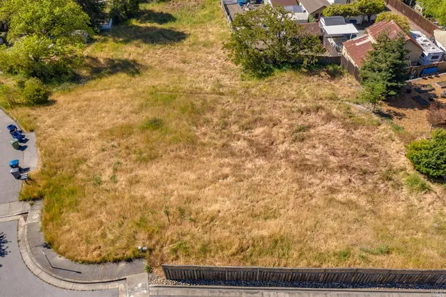a view of bathroom with toilet