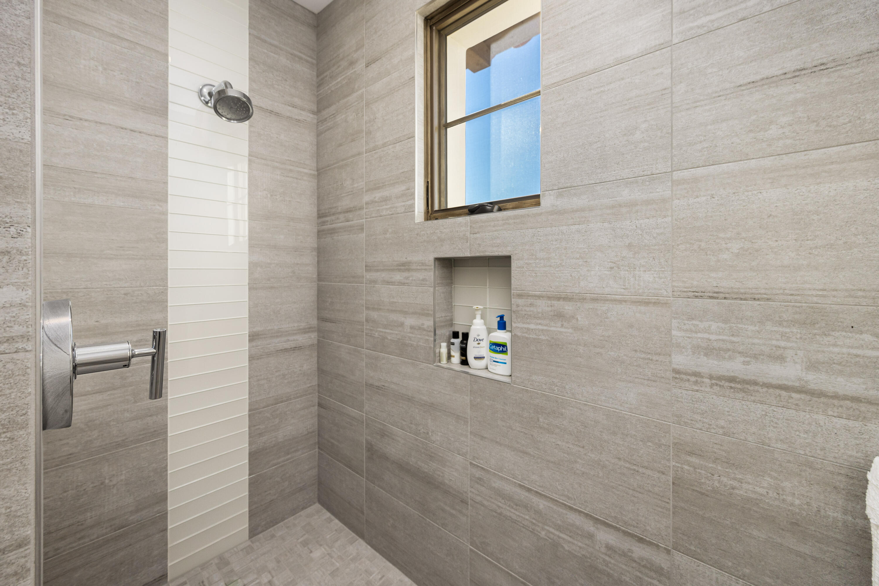 53488 Via Strada La Quinta, CA 92253 - Photo 27 of 56 a bathroom with a shower