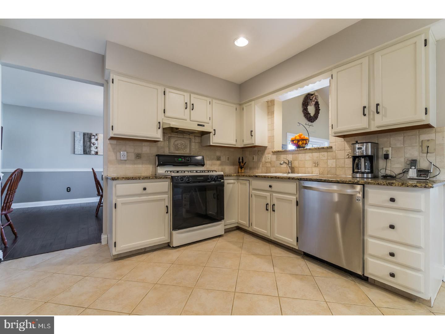 13 Mayapple Road Sicklerville, NJ 08081 - Photo 3 of 25 Gallery Image 3