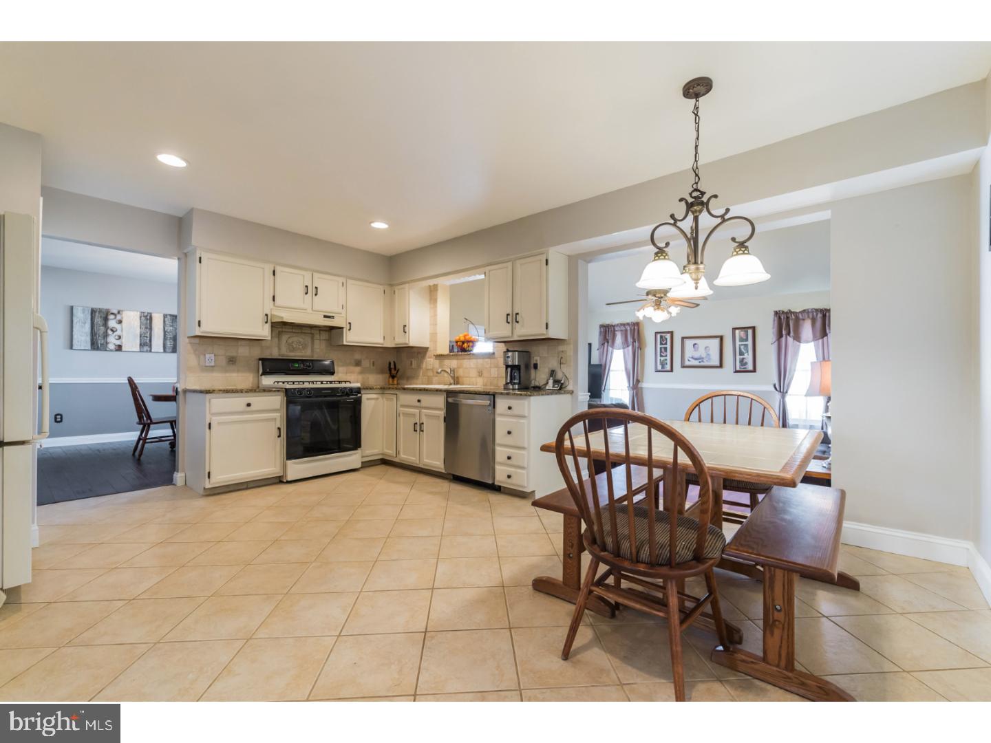 13 Mayapple Road Sicklerville, NJ 08081 - Photo 6 of 25 Gallery Image 6