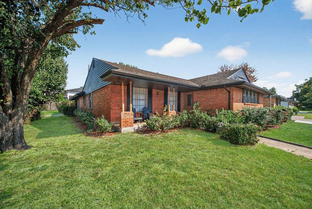 9662 Ferndale Road Dallas, TX 75238 - Photo 3 of 39 a view of a house with backyard and garden