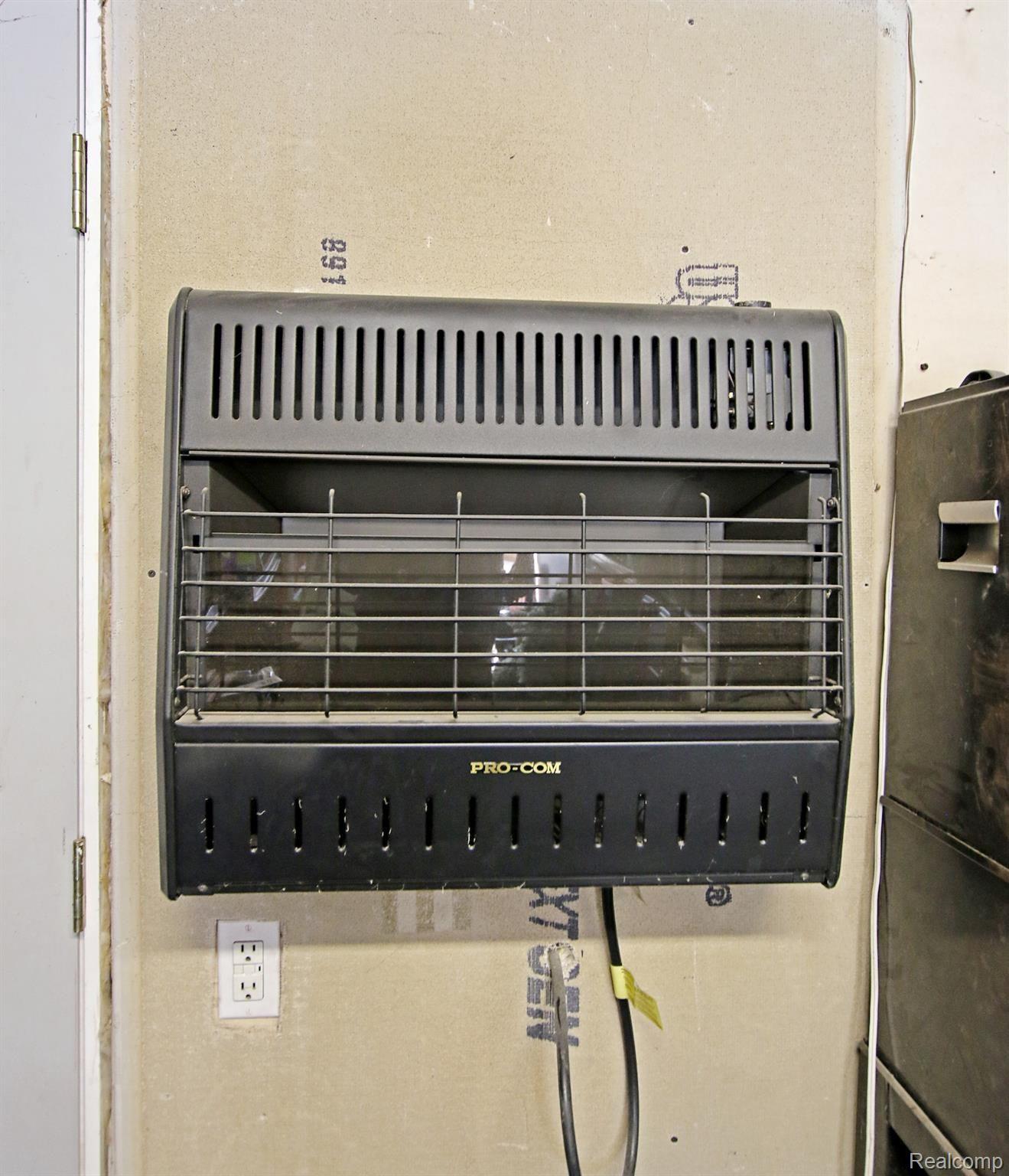 4327 South State Road Davison, MI 48423 - Photo 48 of 68 Garage Heater