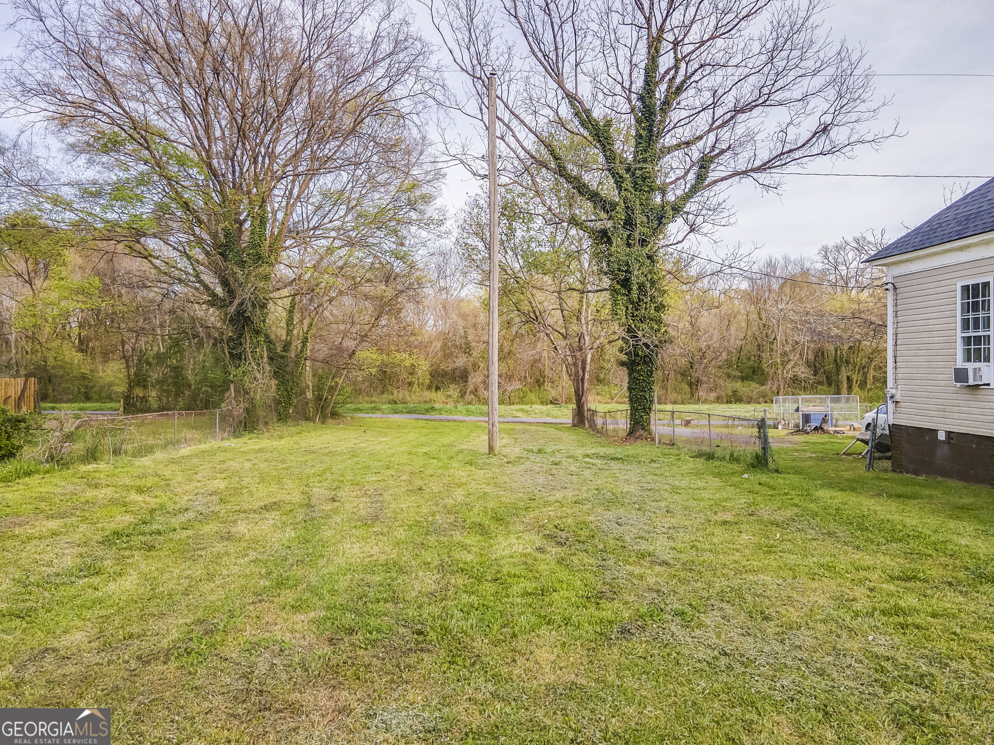 319 South McLin Street Rome, GA 30161 - Photo 3 of 10 a view of yard with tree and green space