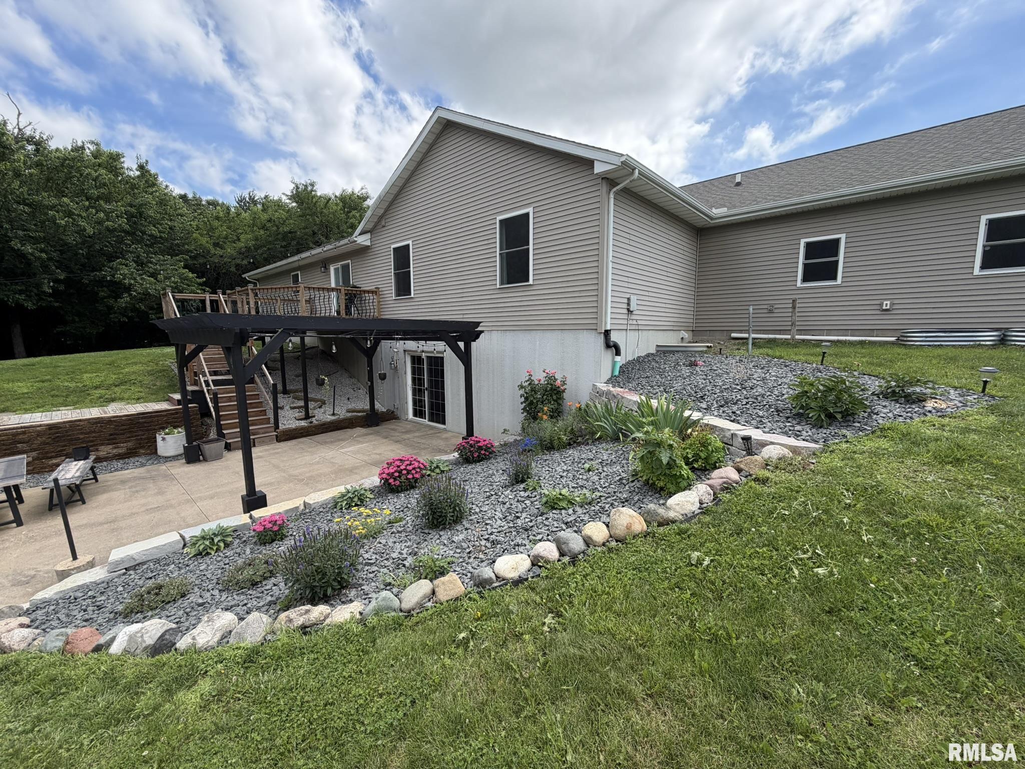324 Casey Road Farmington, IL 61531 - Photo 10 of 68