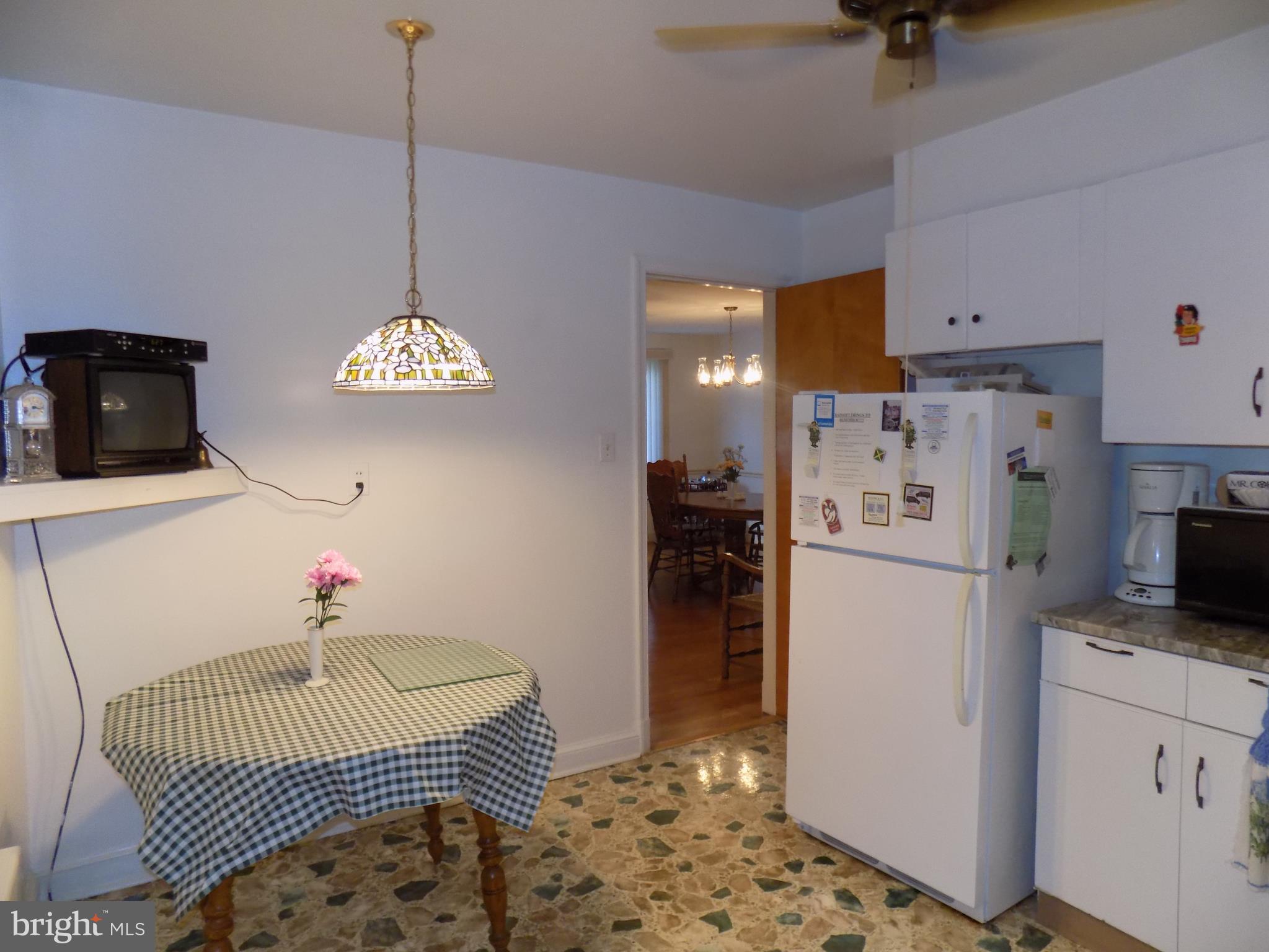 9603 Atom Road Clinton, MD 20735 - Photo 21 of 30 Table Space Kitchen